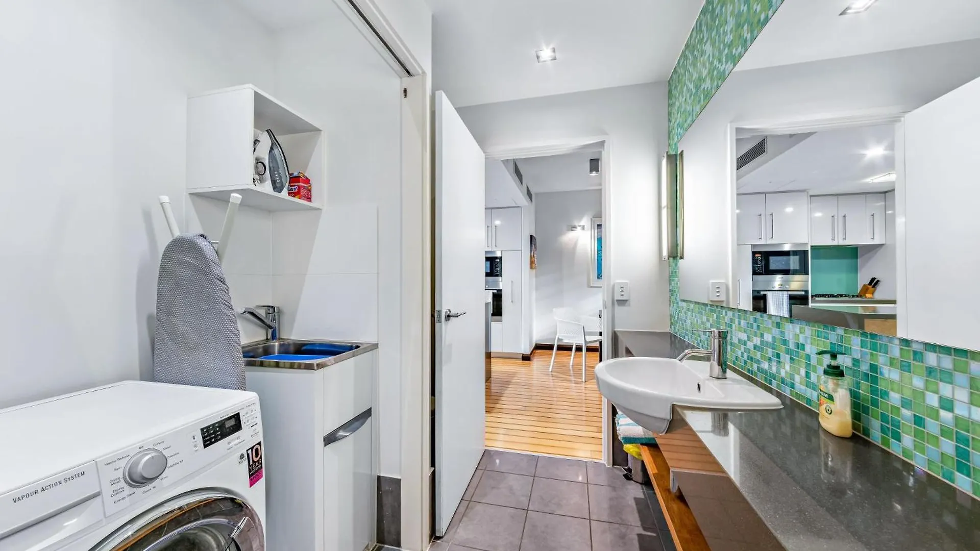 Apartment Ferienwohnung Marina Views At The Boathouse Airlie Beach